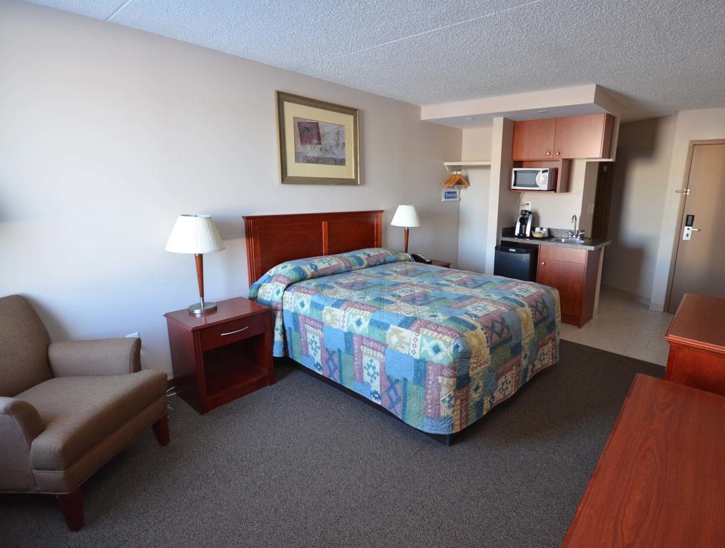 Travelodge Hanna Canada Grey Værelse billede
